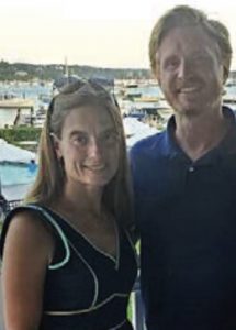 Photo of Stephen J. Jones L’00 and a woman. 